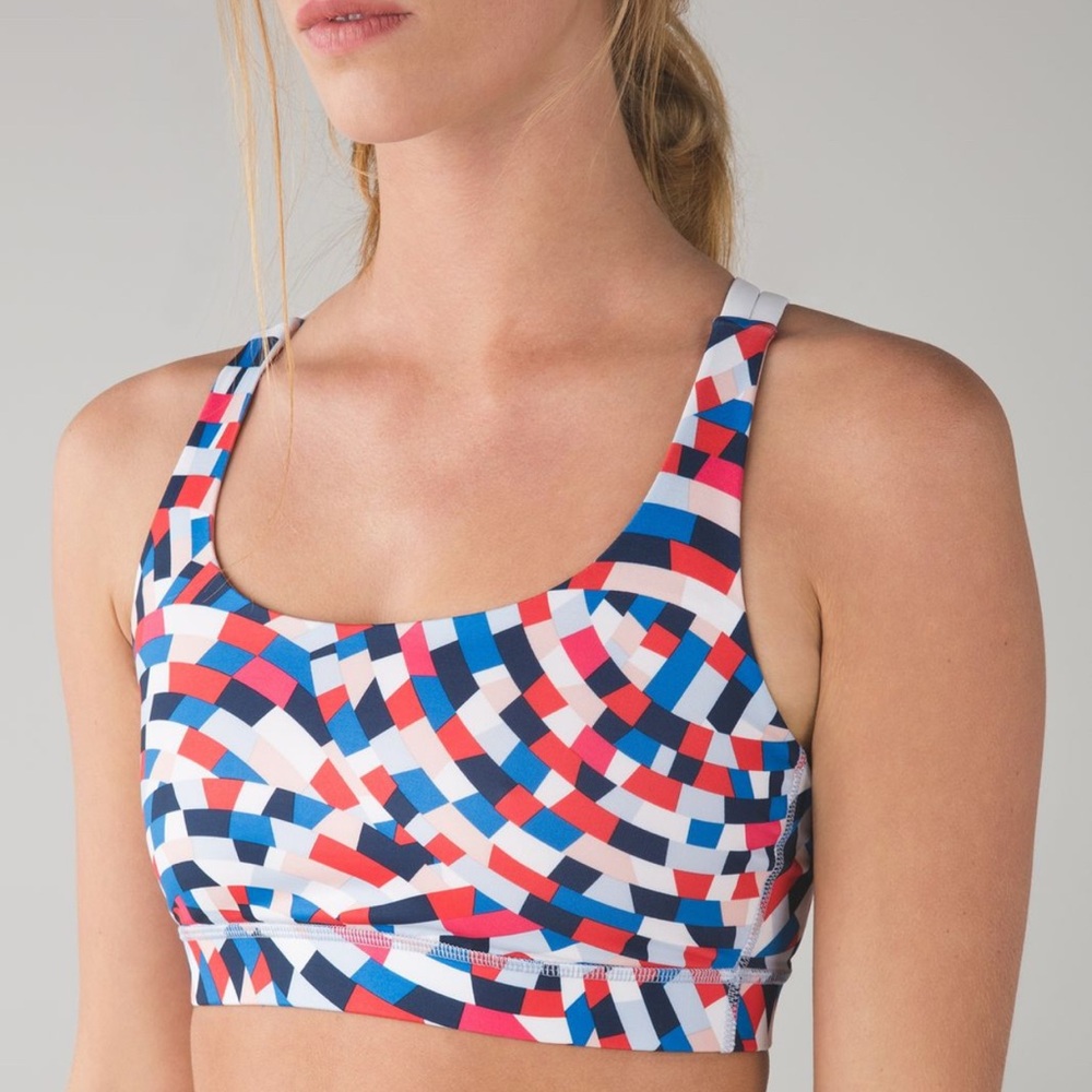 Lululemon Energy Bra in Capoeira Multi / White size 6